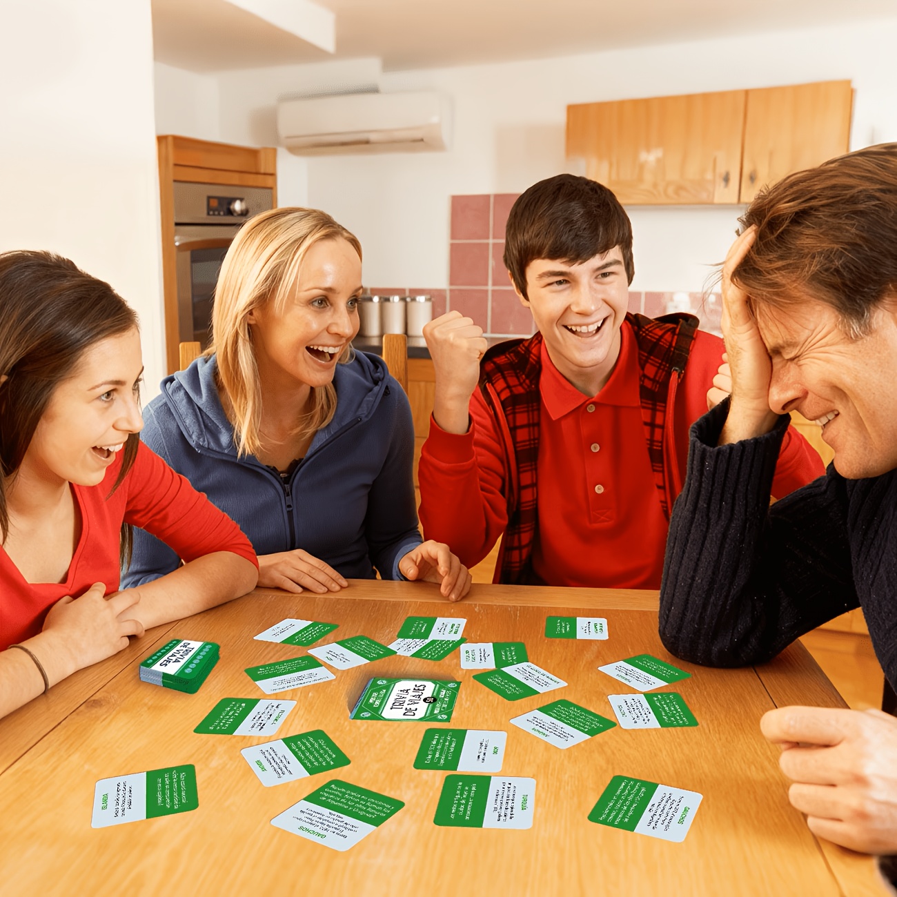 ミニサイズのスペイン旅行に関する知識カードゲーム 50問 地 - Party Games Quiz Questions のレビューと価格
